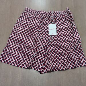 $1550 Mens Valentino V-Logo Silk Bermuda Shorts Red Multi 48 US 32